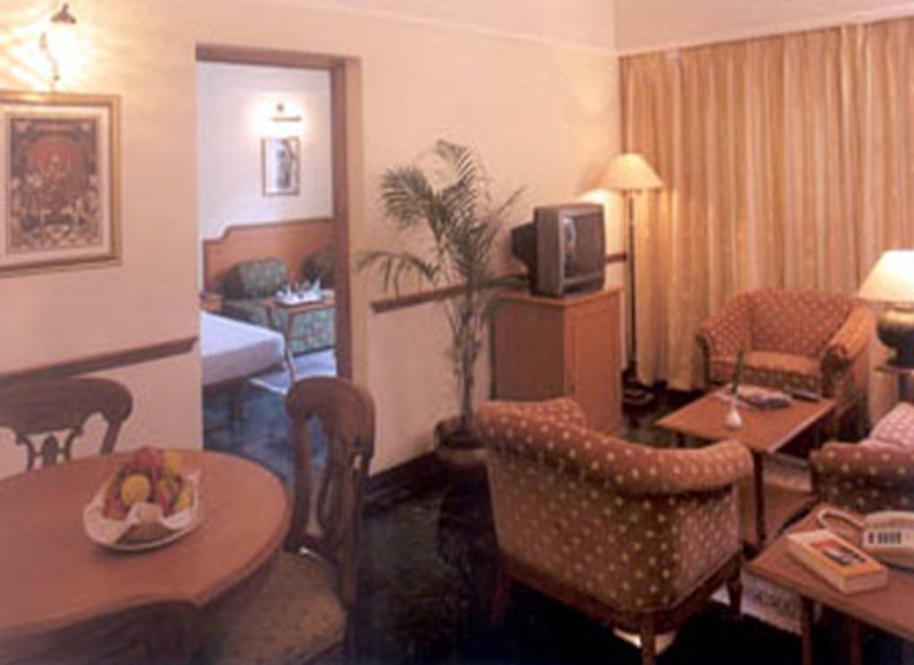 Renest Shraddha Inn - Shirdi Bilik gambar