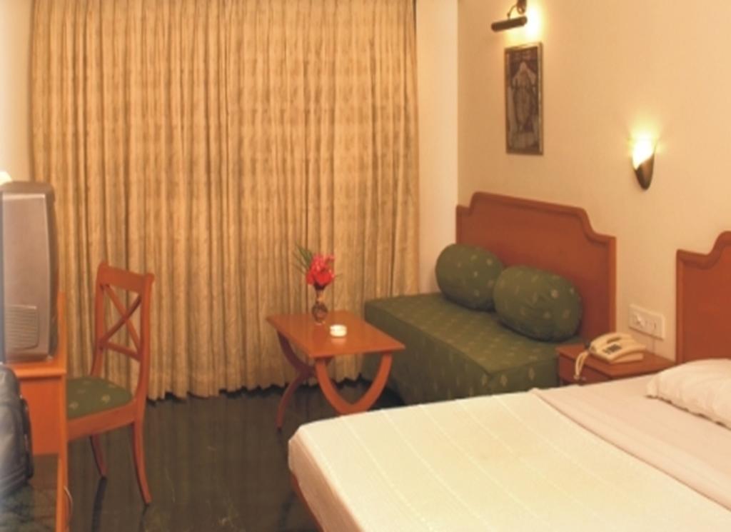 Renest Shraddha Inn - Shirdi Bilik gambar